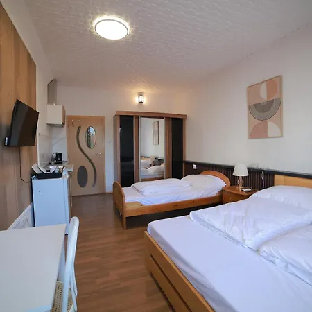 Benešova 3*